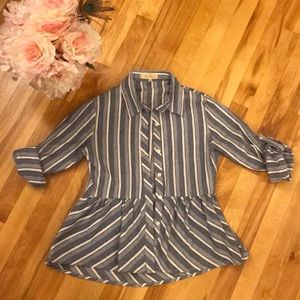 🌟Blue and white striped button up 🌟
